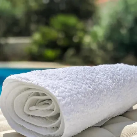 1 Bedroom Gorgeous In *