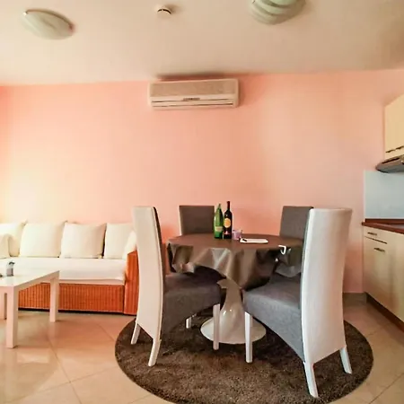 1 Bedroom Gorgeous In * ماكارسكا
