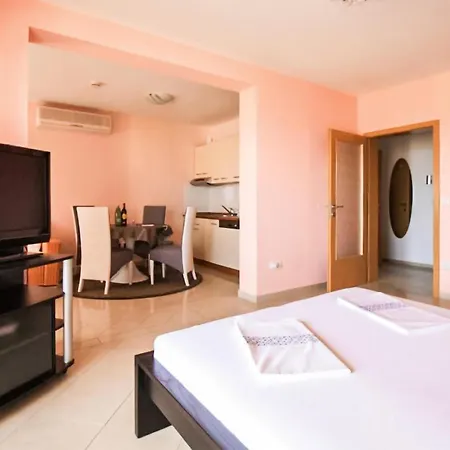 1 Bedroom Gorgeous In Appartement *